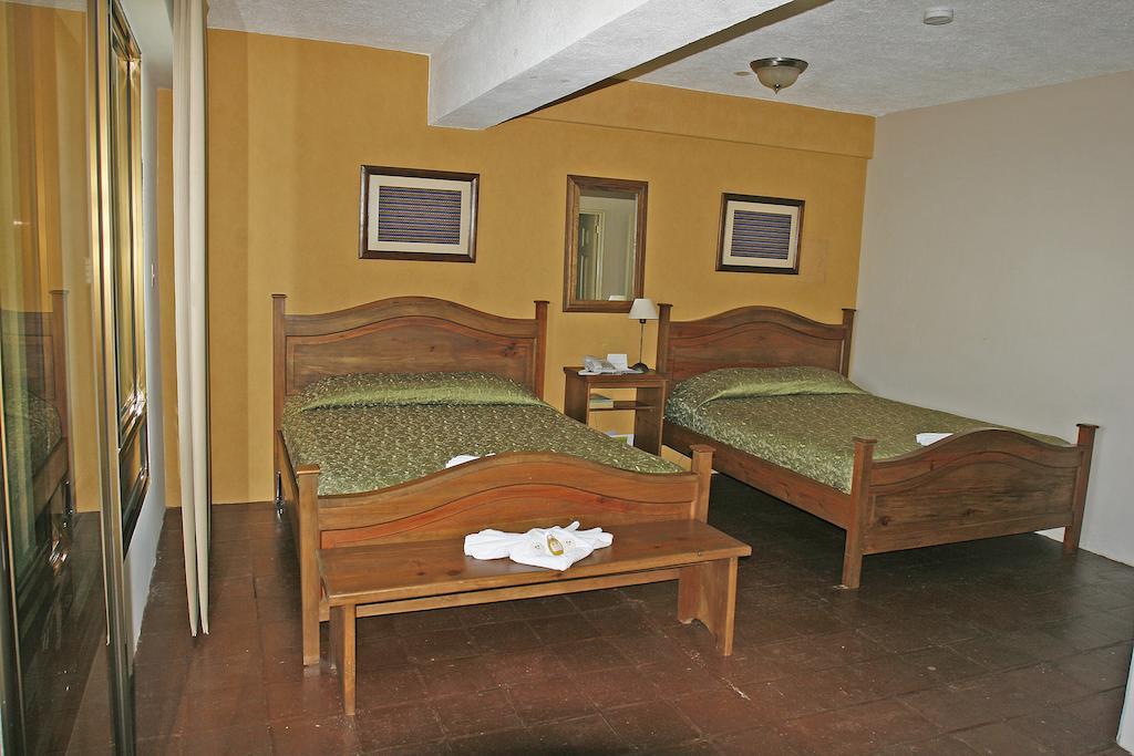 Hotel La Riviera De Atitlan Panajachel Pokoj fotografie