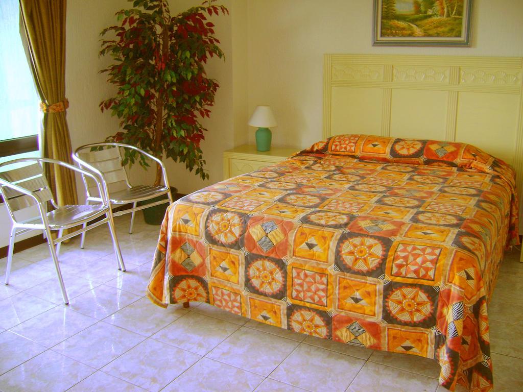 Hotel La Riviera De Atitlan Panajachel Pokoj fotografie